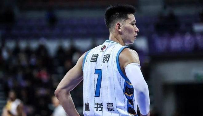 里昂迎德甲关键赛，窗口期止住颓势，底气十足，身体对抗强度拉满的简单介绍